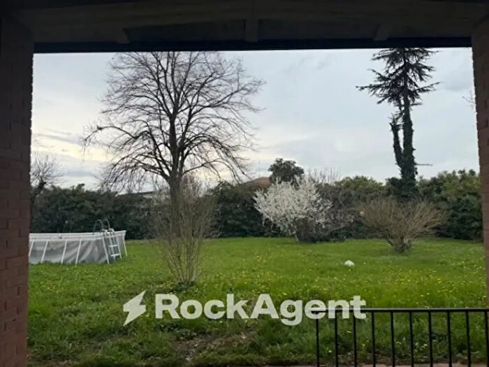 Casa con 6 locali in vendita in Montechiarugolo