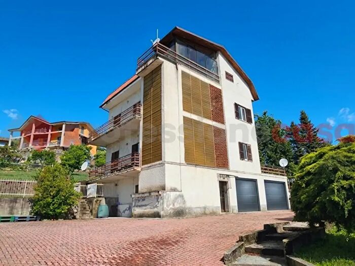 Casa con 12 locali in vendita in Via Marconi, San Pietro Val Lemina