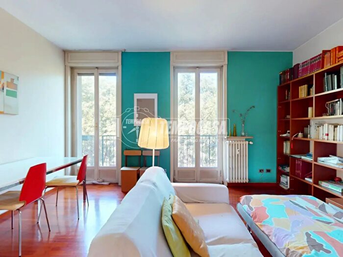 Appartamento trilocale in vendita in Via Teodorico, Milano