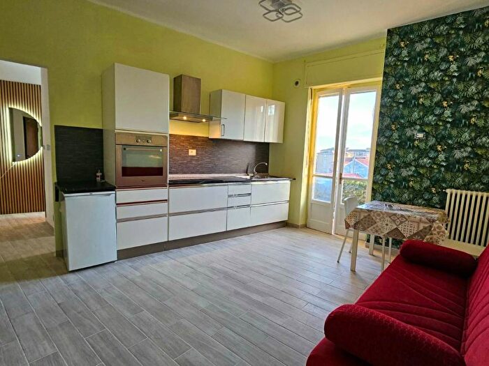 Appartamento trilocale in affitto in Corso Casale, Collina Volta, Asti