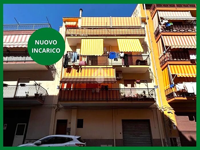 Appartamento trilocale in vendita in Via Santa Chiara, Bagheria