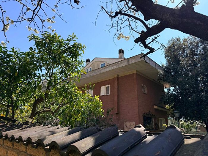 Casa bilocale in affitto in Via Luigino Tandura, Mostacciano, Roma