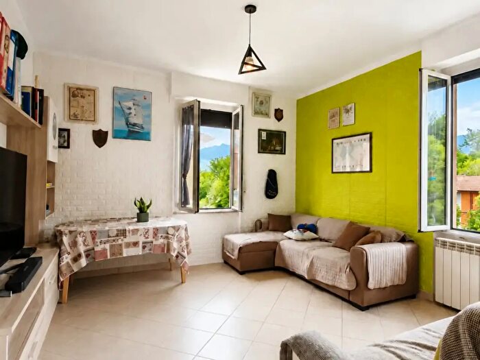 Appartamento con 5 locali in vendita in Villafranca In Lunigiana