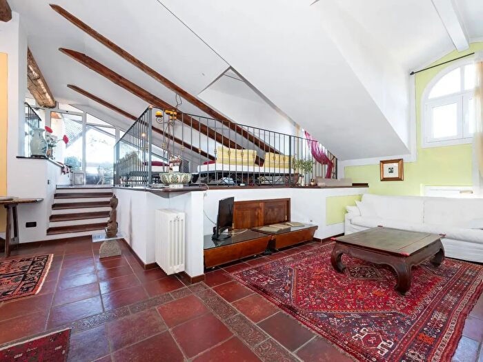 Appartamento con 11 locali in vendita in Via Spanna, Grugliasco