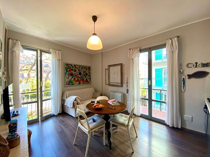 Appartamento bilocale in affitto in Vico Antonio Vivaldi Taggia, Taggia