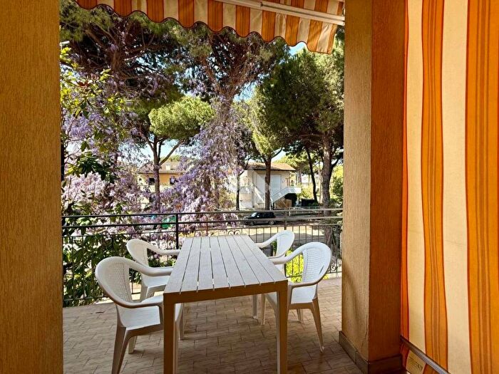 Appartamento trilocale in vendita in Viale Titano, Pinarella, Cervia