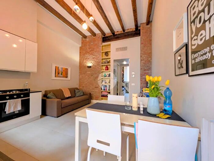 Appartamento bilocale in affitto in Via Legnone, Milano