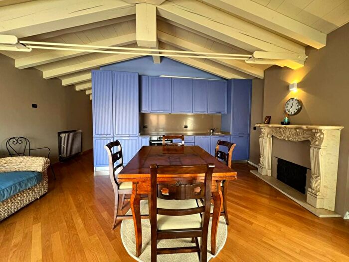 Appartamento bilocale in affitto in Vicolo Nulli, Centro, Iseo