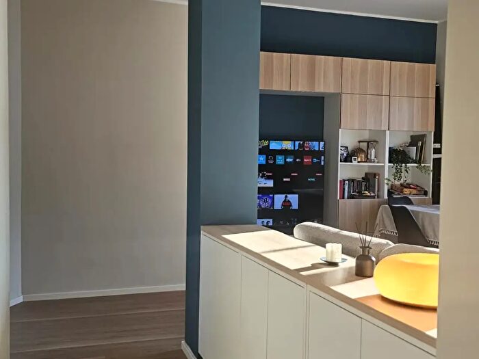 Appartamento trilocale in affitto in Via Michelino da Besozzo, Milano