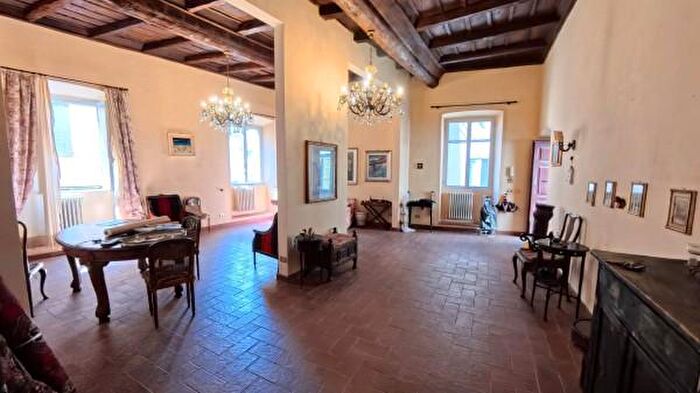 Appartamento con 5 locali in vendita in Via Romanelli, Viterbo