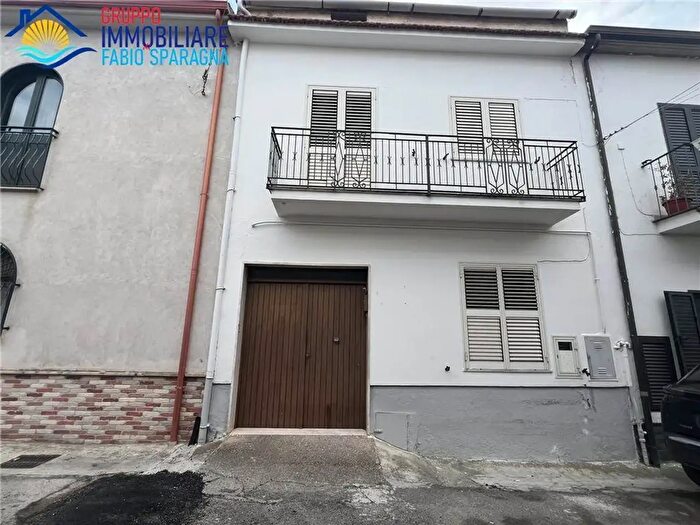Casa con 5 locali in vendita in Traversa IV di Via Santuario, Sessa Aurunca