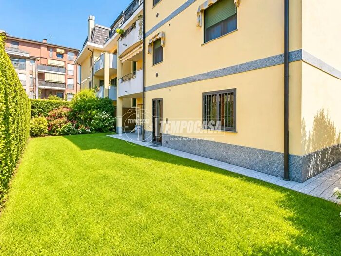 Appartamento trilocale in vendita in Via Giuseppe Ungaretti, Milano