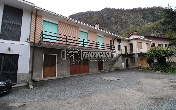 Casa con 12 locali in vendita in Via Borgovecchio, Trana