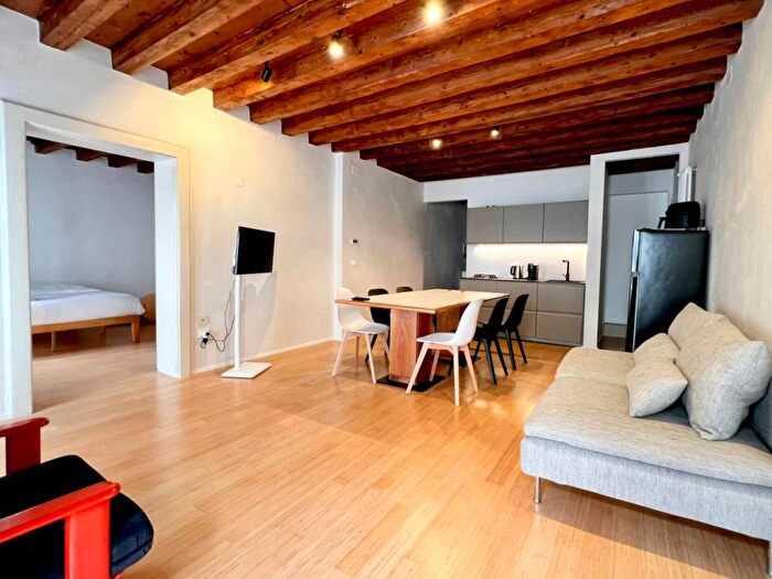 Appartamento quadrilocale in affitto in Corso Antonio Fogazzaro, Centro Storico, Vicenza