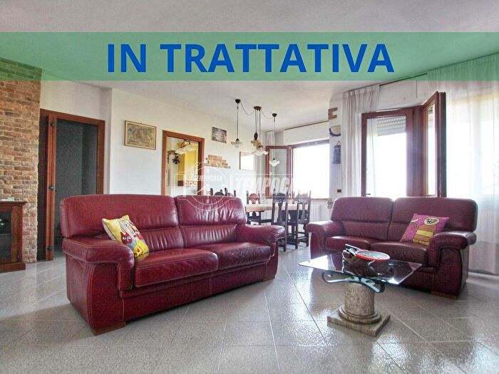 Appartamento quadrilocale in vendita in Via Flavia, Ancona