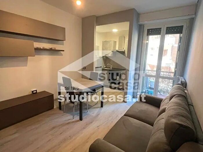 Appartamento bilocale in affitto in Via Carnia, Milano