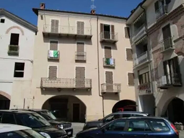 Appartamento quadrilocale in vendita in Piazza Gandolfi, Ceva