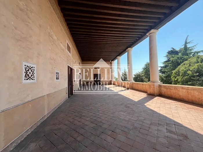 Casa con 11 locali in vendita in Via Togarello, Montecchio Precalcino