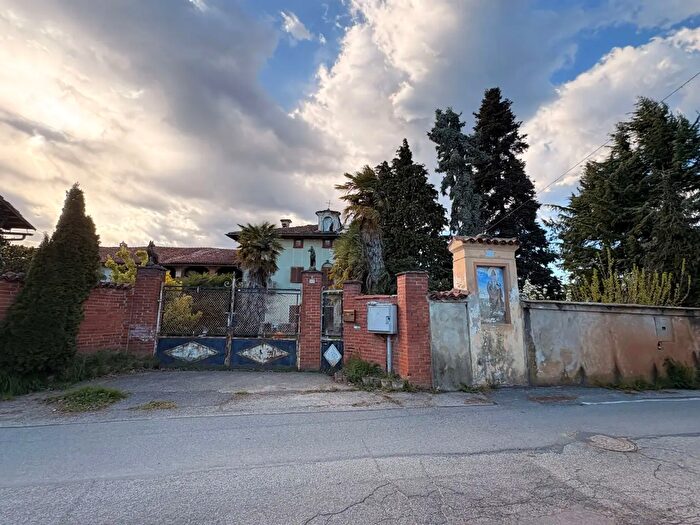 Casa con 12 locali in vendita in Via Pascaretto, Pinerolo