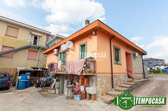 Appartamento trilocale in vendita in Strada Statale Via Emilia, Casalpusterlengo