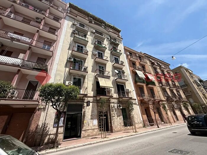 Appartamento trilocale in vendita in Via Japigia, Taranto