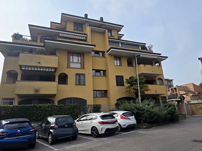 Appartamento trilocale in affitto in Via Antonio Gramsci, Centro, Brugherio