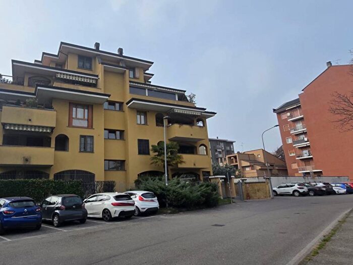 Case in Vendita e in Affitto - 3