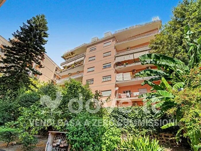 Appartamento con 6 locali in vendita in Via Orto Limoni, Catania