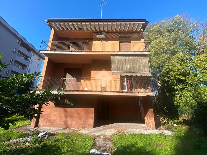 Case in Vendita e in Affitto - 3