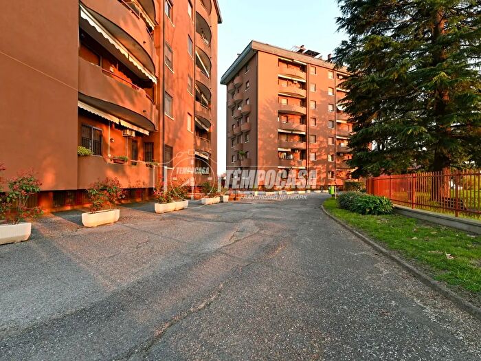 Appartamento trilocale in vendita in Via Brianza Bb, Settala