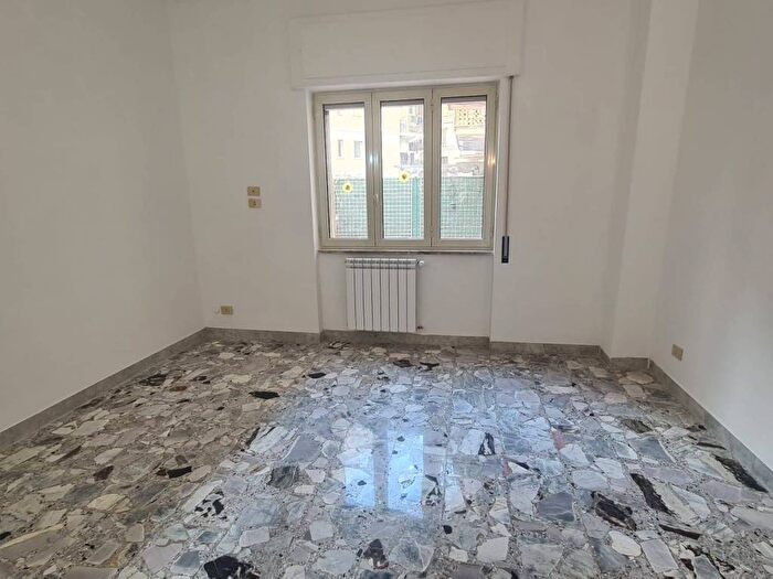 Appartamento bilocale in affitto in Via Gabriele Jannelli, Rione Alto, Napoli