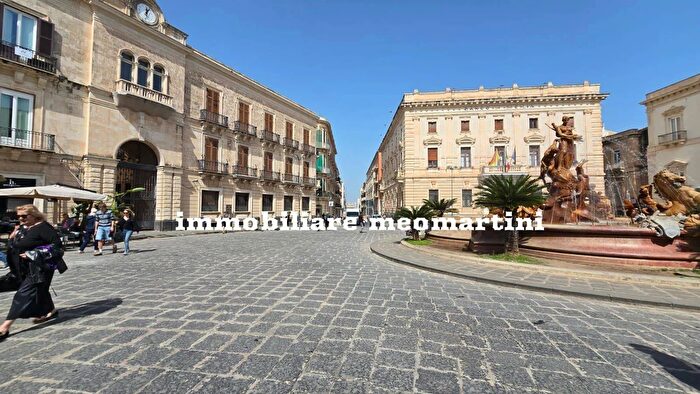 Appartamento con 6 locali in vendita in Via della Amalfitania Siracusa Sr, Siracusa