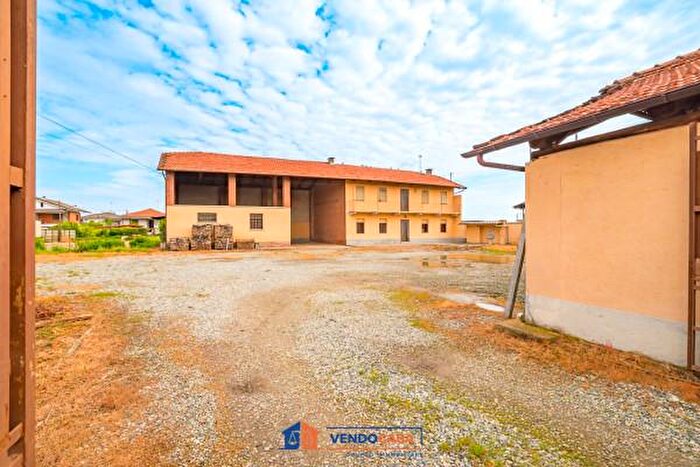 Casa con 6 locali in vendita in Via Braida, Moretta