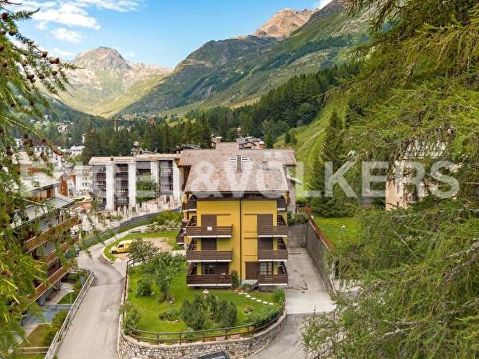 Appartamento trilocale in vendita in Via Cascata, Madesimo