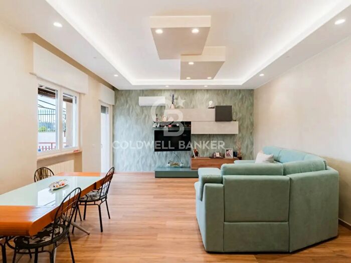 Appartamento con 7 locali in vendita in Via Conte Girolamo Giusso, Bari