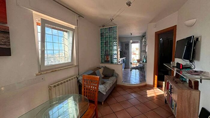 Appartamento trilocale in vendita in Via delle Nereidi Roma, Roma