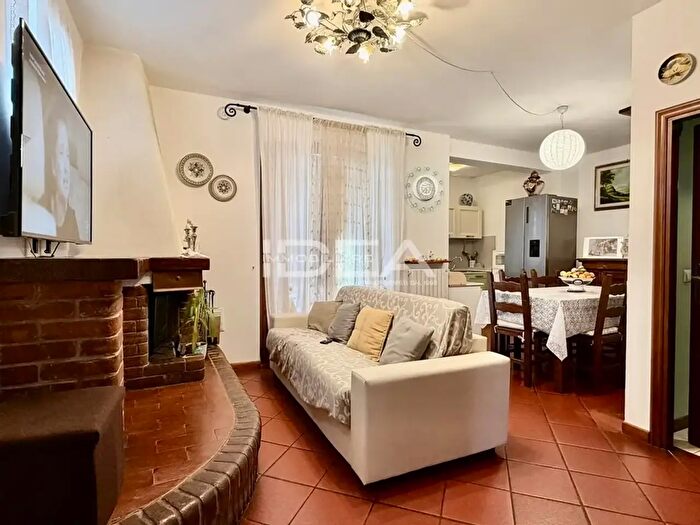 Casa quadrilocale in vendita in Via delle Cornacchie, Lucca
