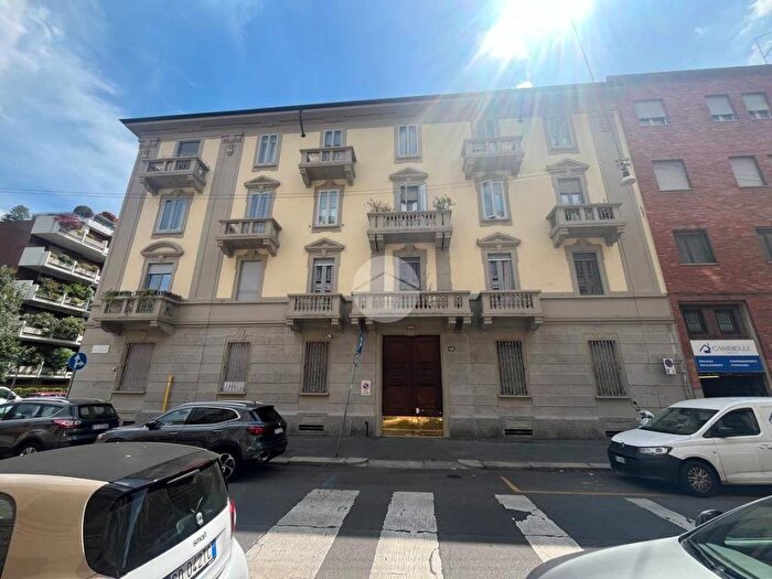 Appartamento quadrilocale in affitto in Via Marcona, Plebisciti Susa, Milano