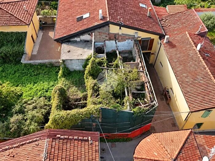 Casa quadrilocale in vendita in Via Fusia, Rovato