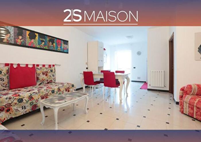 Appartamento trilocale in vendita in Via Val Lerone, Arenzano