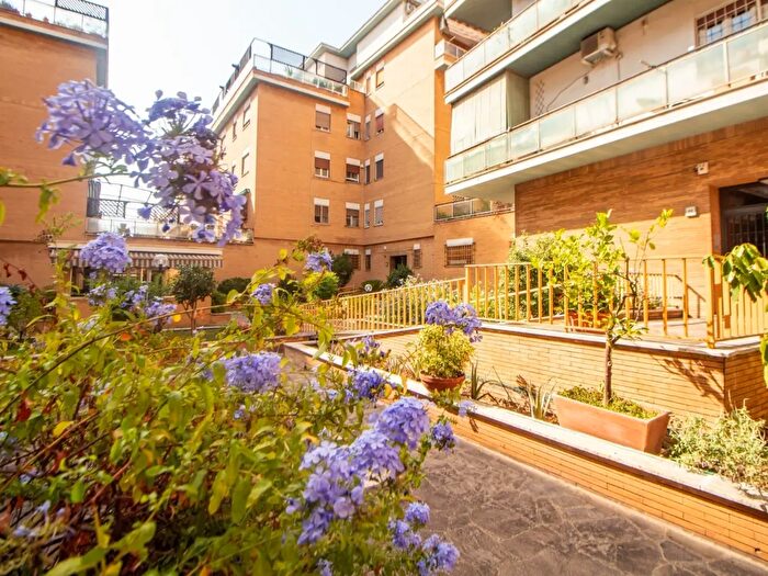 Appartamento quadrilocale in vendita in Via Federico Galeotti, Roma