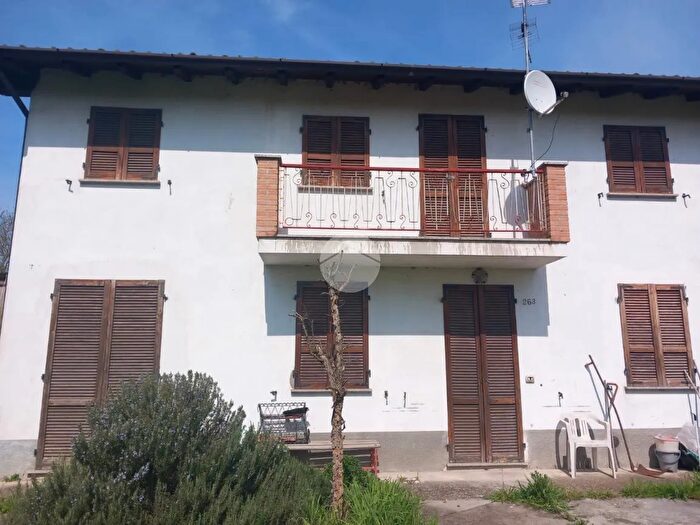 Casa quadrilocale in vendita in Via Roma, Badia Pavese