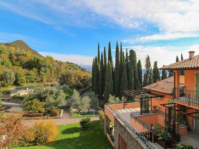 Appartamento bilocale in affitto in Via delle Arche, Centro, Gardone Riviera