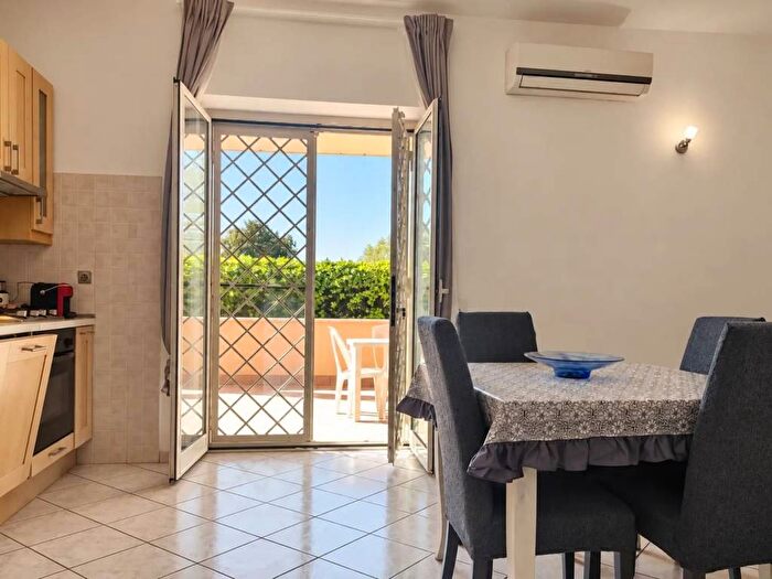 Appartamento trilocale in affitto in Via Doberdò, Isola Sacra, Fiumicino