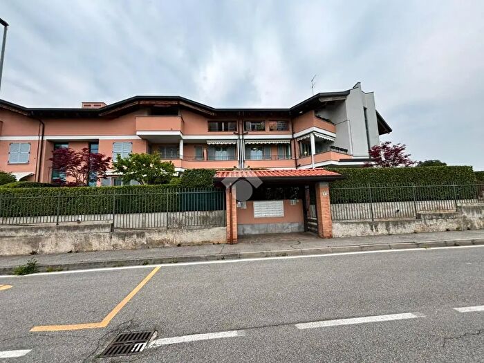 Appartamento bilocale in affitto in Via Marina, Lesmo