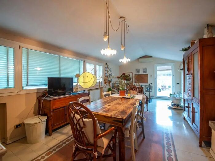 Appartamento con 6 locali in vendita in Figline e Incisa Valdarno