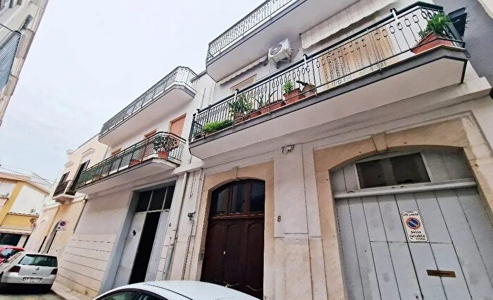 Casa quadrilocale in vendita in Via Silvio Pellico Andria Andria Zona Via Ferrucci Via Garibaldi Municipio, Andria