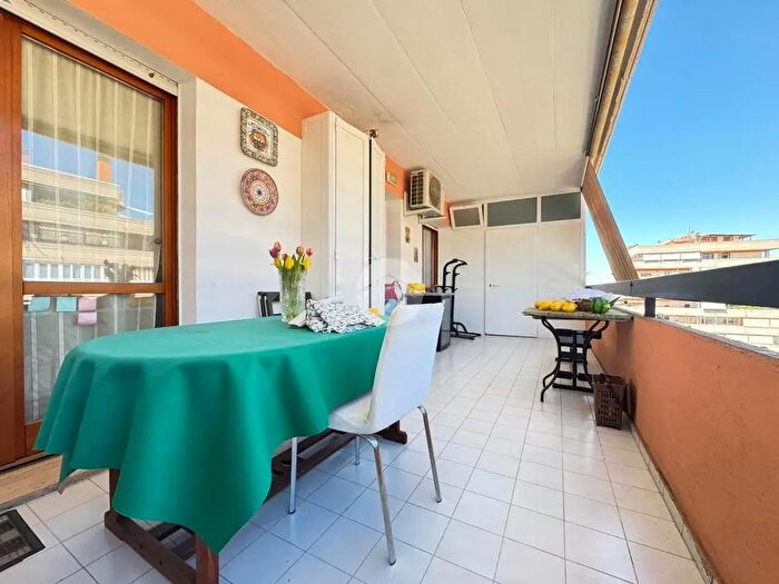 Appartamento trilocale in vendita in Via Giuseppe Berto, Roma