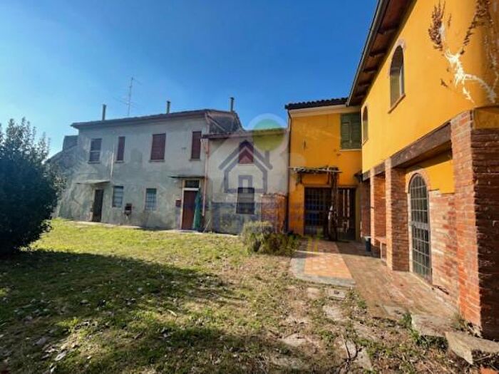 Casa con 6 locali in vendita in Via Bernini, Castelvetro Piacentino