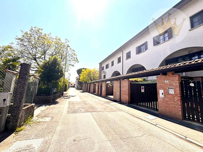 Casa con 5 locali in vendita in Via Silvio Slataper, Staranzano